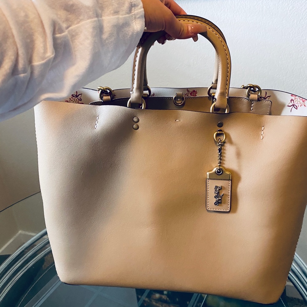 Coach limited style purse